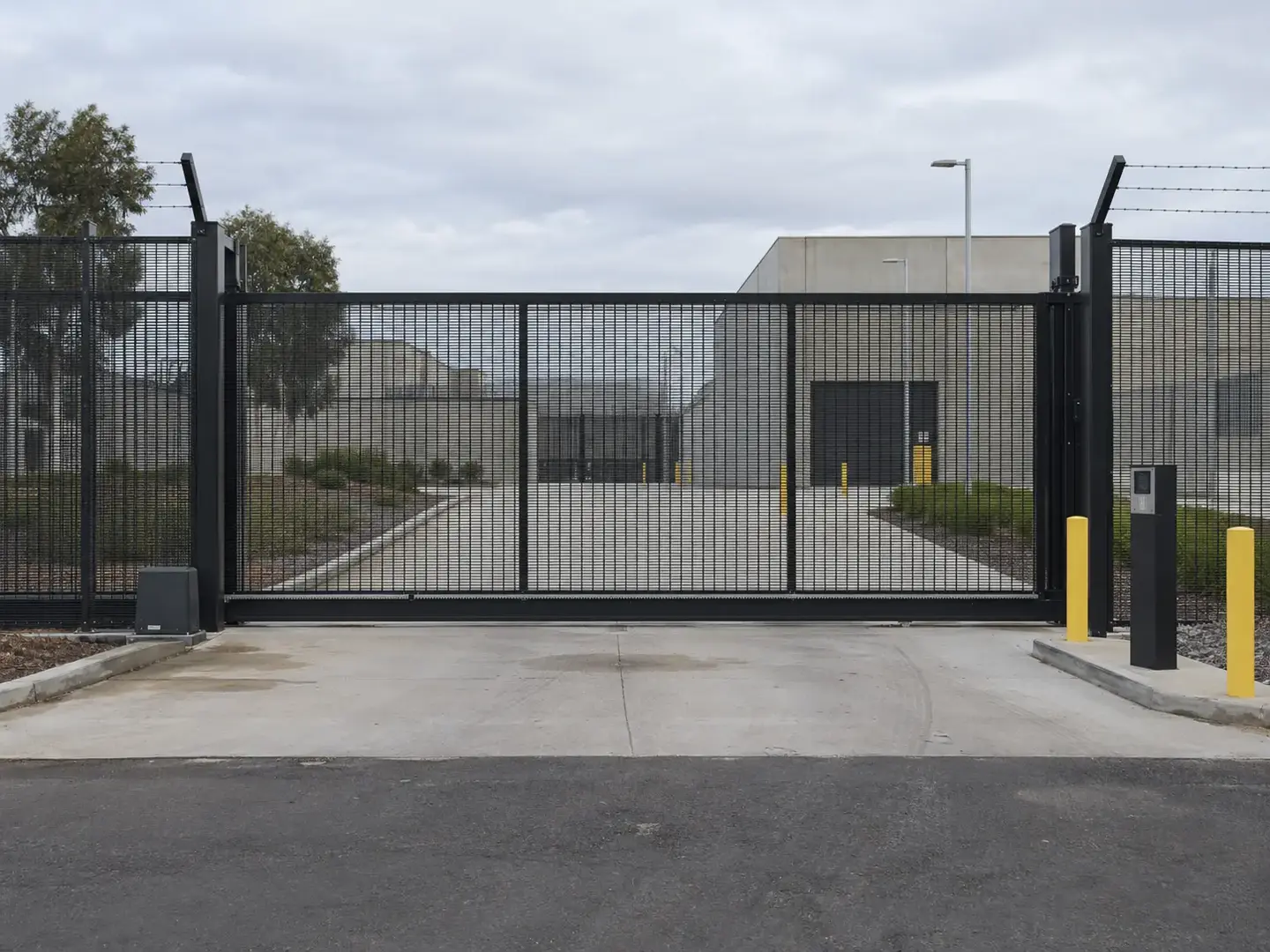 Secure government facility entrance with automated gate and access control
